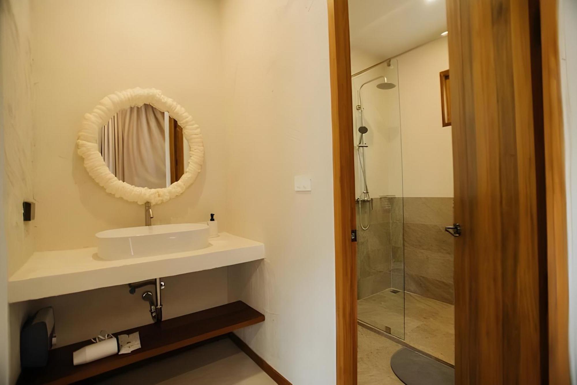 Taryn Tara Cafe And Stay Chiang Mai Buitenkant foto
